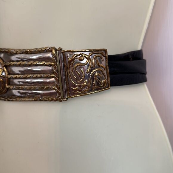Unique Vintage 80s silver & gold statement belt with black leather band - Picture 4 of 9